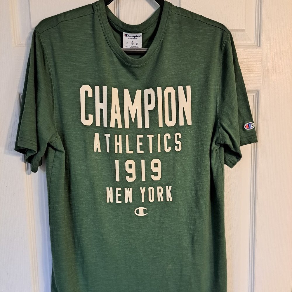 Champion Men's Green T-Shirt
